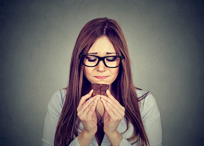 Uzależnienie od słodyczy – czym się objawia i jak z nim walczyć
