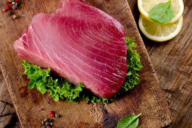 Tuńczyk - kalorie, kcal, ile waży